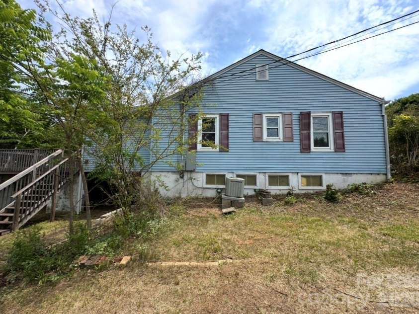 142 Reeves Lane, Elkin, NC 28621.  MLS# CAR4397816, YatesRealty ID 35131. 