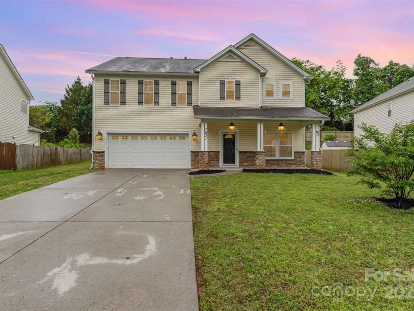 7031 Woodbridge Valley Circle, Mint Hill, NC 28227.  MLS# CAR4252900, YatesRealty ID 35131. 