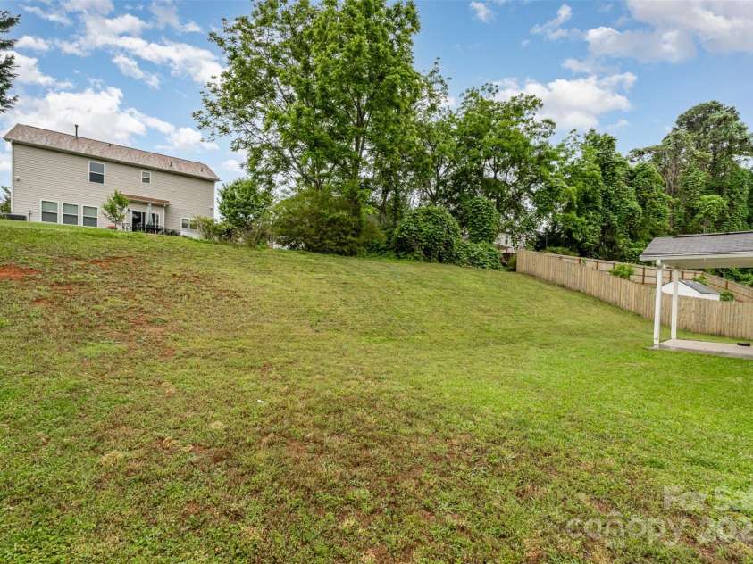 7031 Woodbridge Valley Circle, Mint Hill, NC 28227.  MLS# CAR4252900, YatesRealty ID 35131. 
