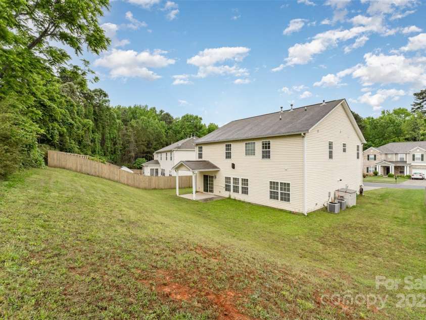 7031 Woodbridge Valley Circle, Mint Hill, NC 28227.  MLS# CAR4252900, YatesRealty ID 35131. 