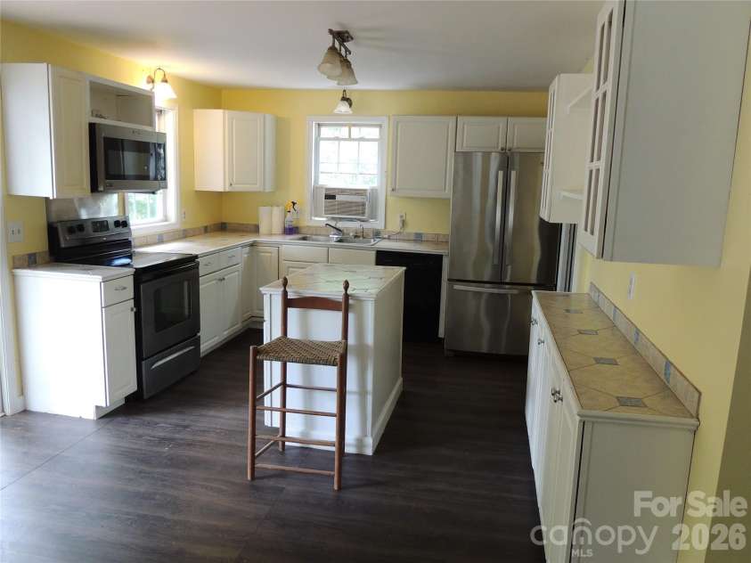 1002 Main Street, Rutherfordton, NC 28139.  MLS# CAR4398133, YatesRealty ID 35132. Kitchen