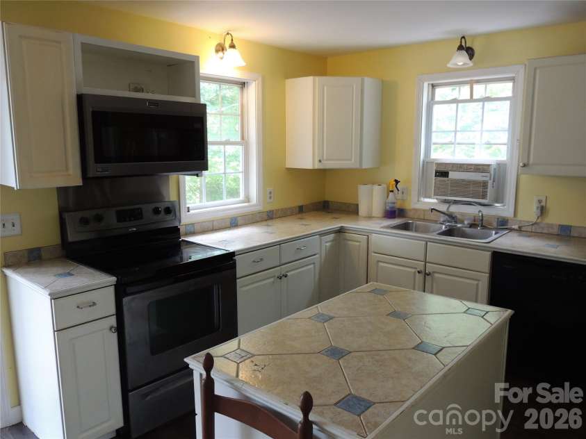 1002 Main Street, Rutherfordton, NC 28139.  MLS# CAR4398133, YatesRealty ID 35132. Kitchen