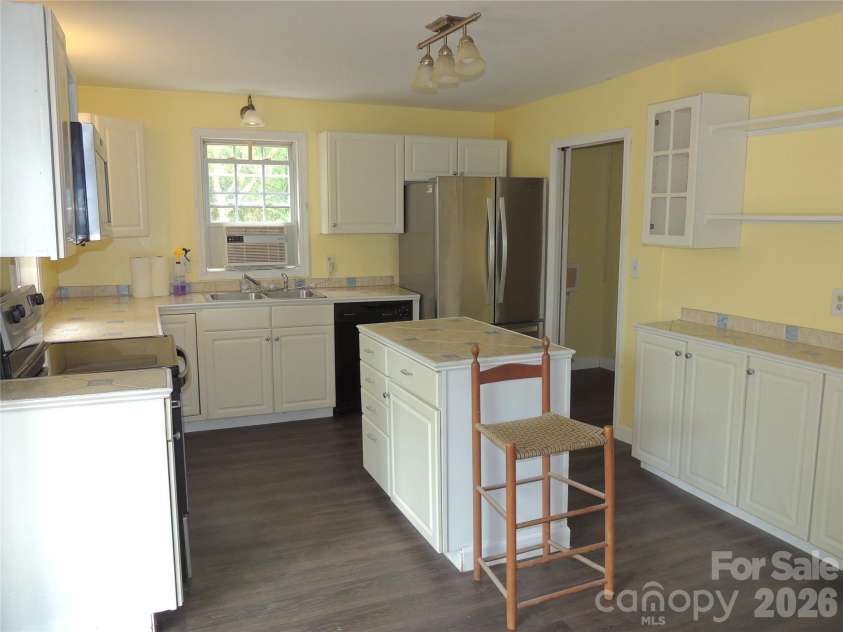 1002 Main Street, Rutherfordton, NC 28139.  MLS# CAR4398133, YatesRealty ID 35132. Kitchen
