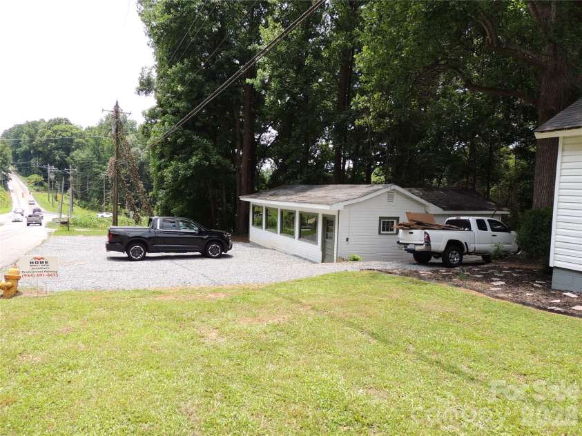 1002 Main Street, Rutherfordton, NC 28139.  MLS# CAR4398133, YatesRealty ID 35132. Workshop