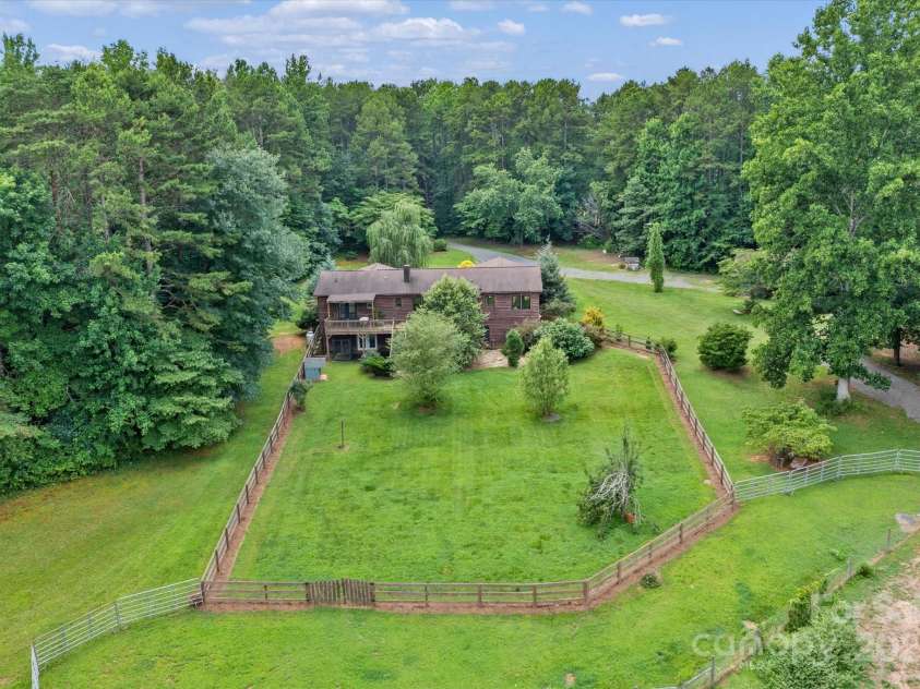 724 Teeter Road, Mooresville, NC 28115.  MLS# CAR4276368, YatesRealty ID 35132. 