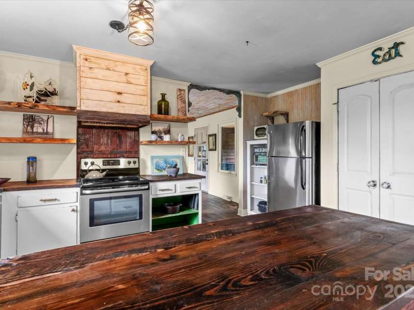 724 Teeter Road, Mooresville, NC 28115.  MLS# CAR4276368, YatesRealty ID 35132. 