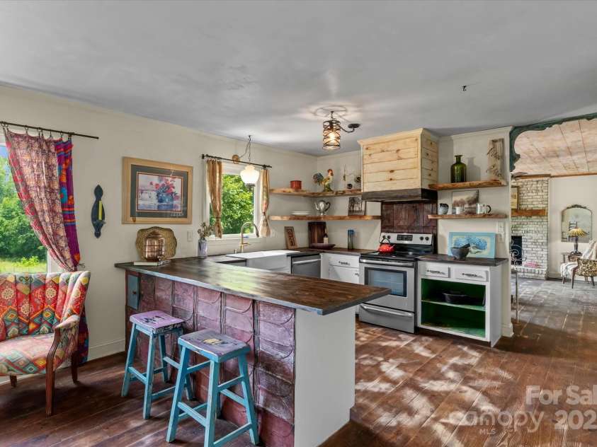 724 Teeter Road, Mooresville, NC 28115.  MLS# CAR4276368, YatesRealty ID 35132. 