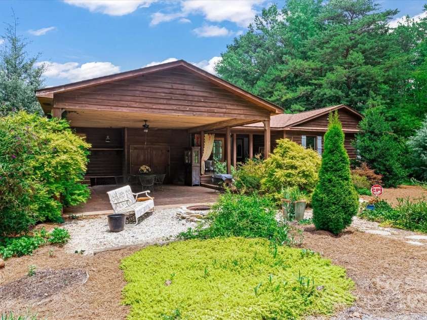 724 Teeter Road, Mooresville, NC 28115.  MLS# CAR4276368, YatesRealty ID 35132. 