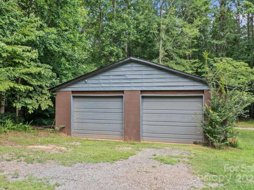 724 Teeter Road, Mooresville, NC 28115.  MLS# CAR4276368, YatesRealty ID 35132. 