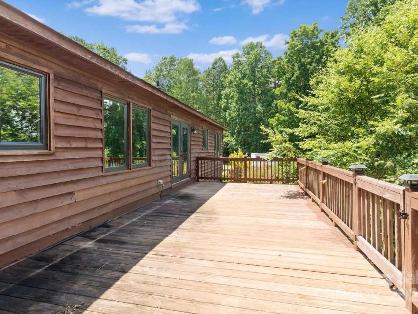 724 Teeter Road, Mooresville, NC 28115.  MLS# CAR4276368, YatesRealty ID 35132. 