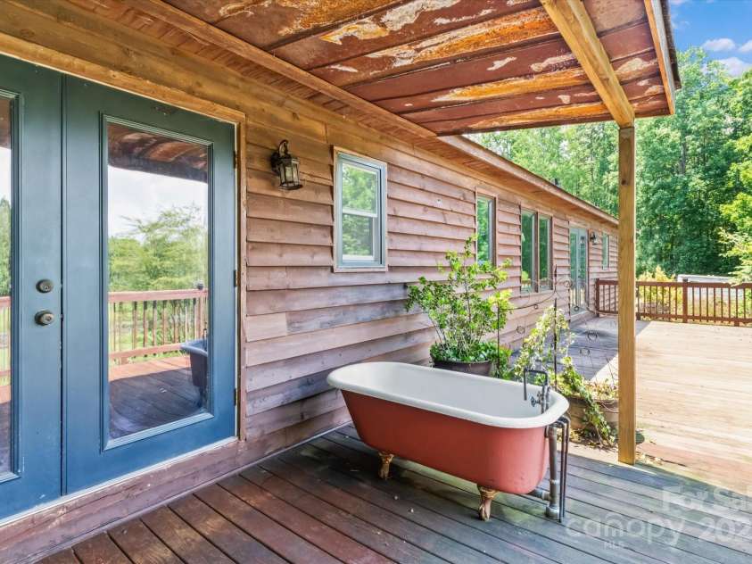724 Teeter Road, Mooresville, NC 28115.  MLS# CAR4276368, YatesRealty ID 35132. 