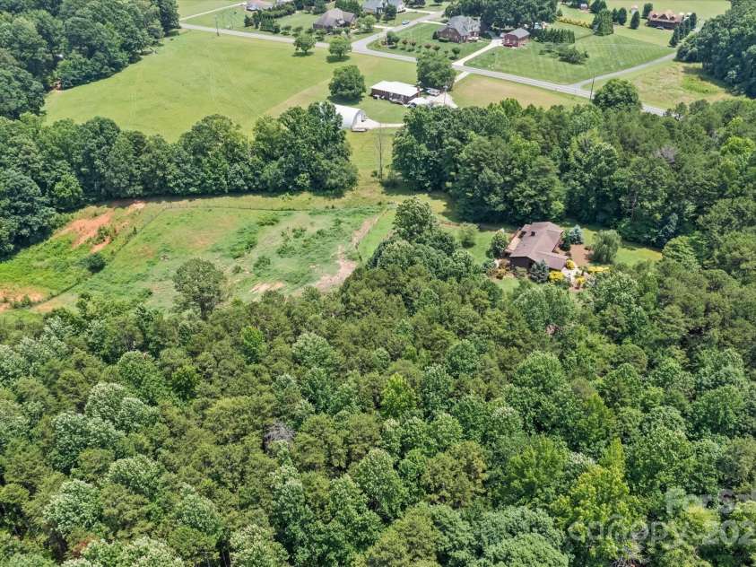 724 Teeter Road, Mooresville, NC 28115.  MLS# CAR4276368, YatesRealty ID 35132. 