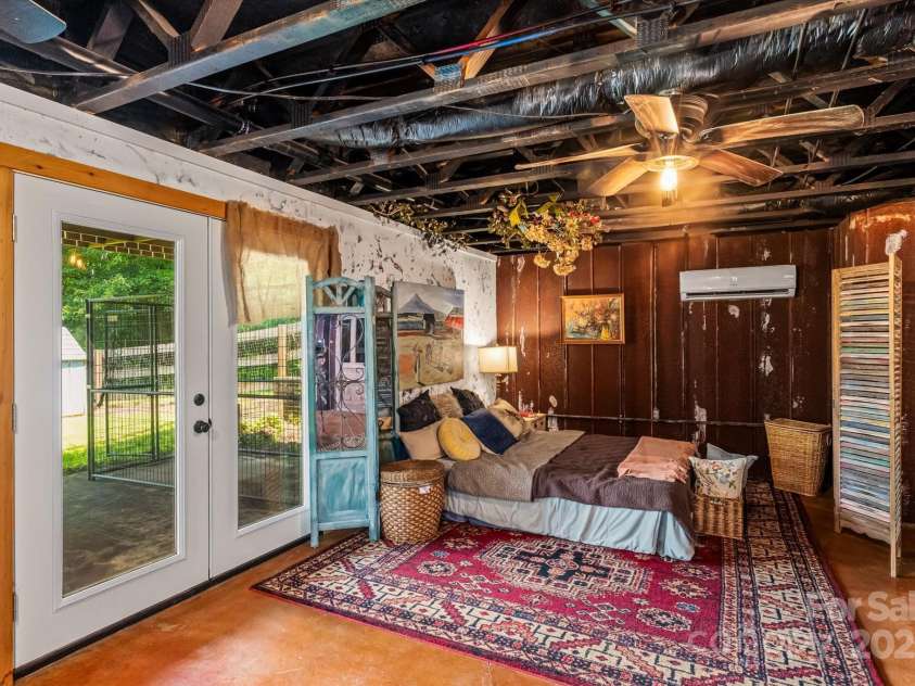 724 Teeter Road, Mooresville, NC 28115.  MLS# CAR4276368, YatesRealty ID 35132. Full basement with an industrial feel ceiling