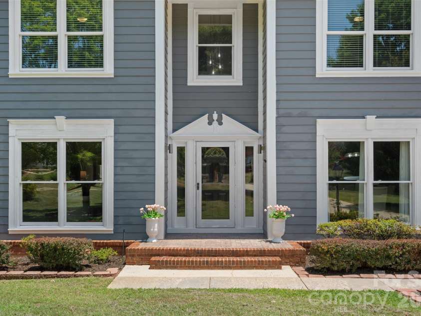19226 Brookgreen Garden Place, Cornelius, NC 28031.  MLS# CAR4396635, YatesRealty ID 35133. 