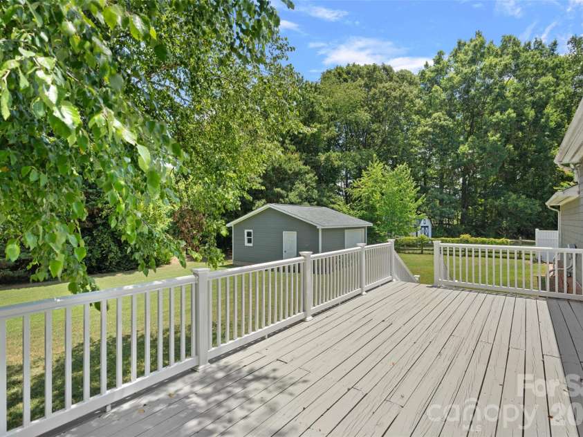 19226 Brookgreen Garden Place, Cornelius, NC 28031.  MLS# CAR4396635, YatesRealty ID 35133. 