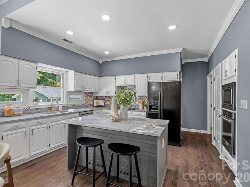 19226 Brookgreen Garden Place, Cornelius, NC 28031.  MLS# CAR4396635, YatesRealty ID 35133. 