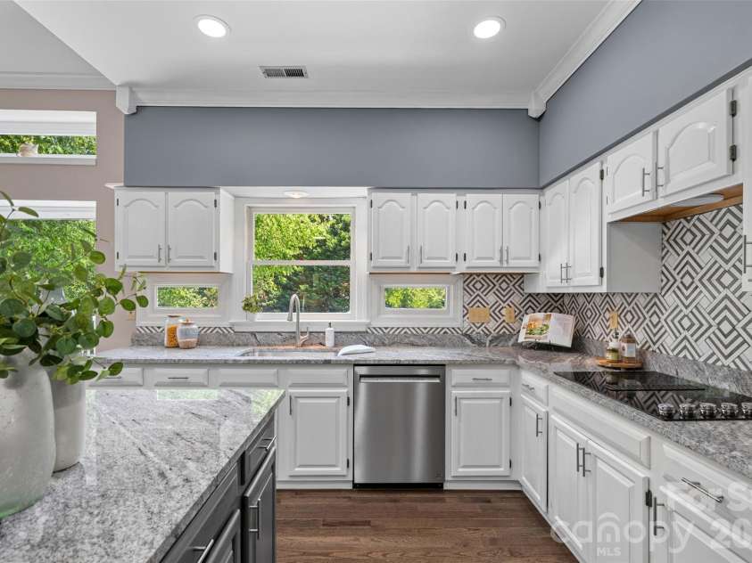 19226 Brookgreen Garden Place, Cornelius, NC 28031.  MLS# CAR4396635, YatesRealty ID 35133. 