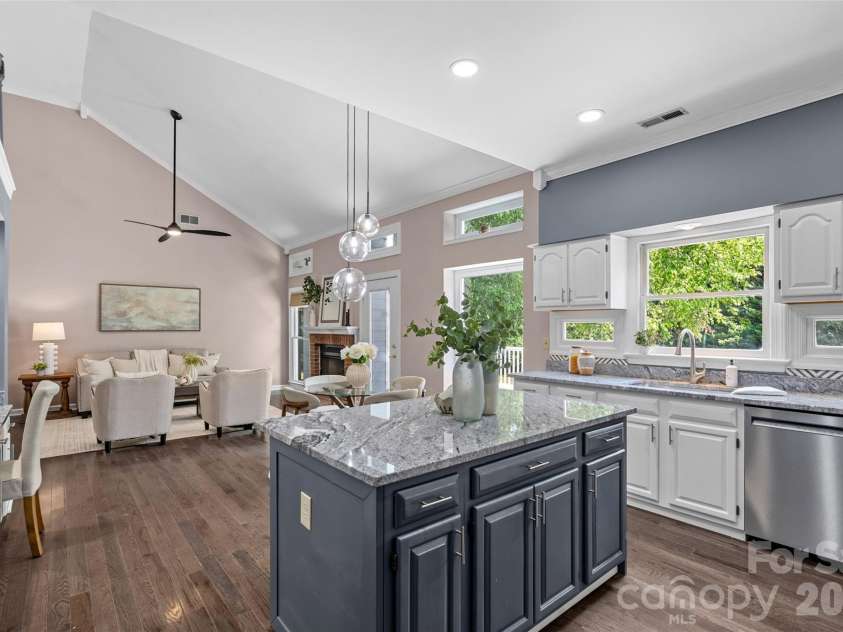 19226 Brookgreen Garden Place, Cornelius, NC 28031.  MLS# CAR4396635, YatesRealty ID 35133. 