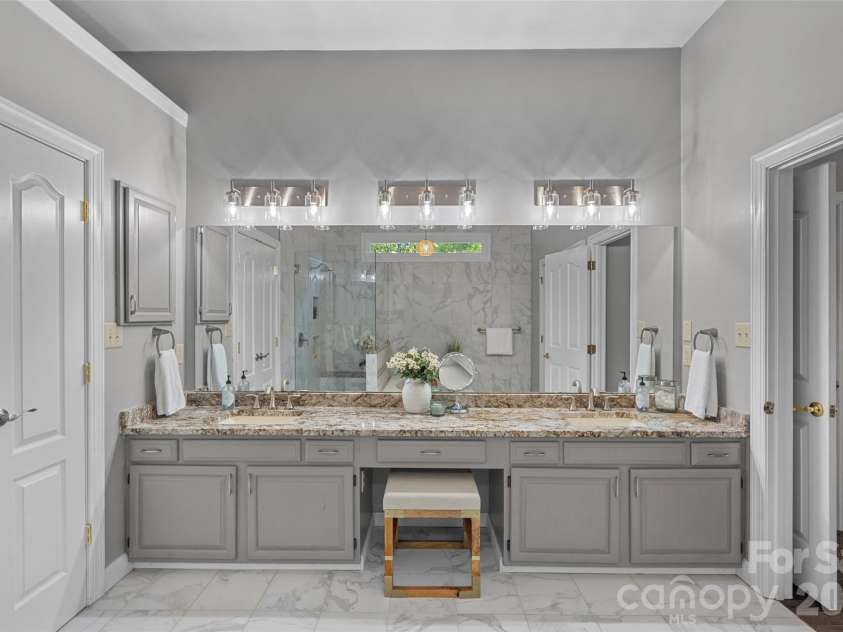 19226 Brookgreen Garden Place, Cornelius, NC 28031.  MLS# CAR4396635, YatesRealty ID 35133. 