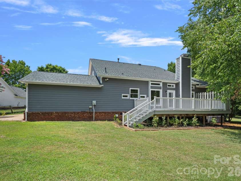 19226 Brookgreen Garden Place, Cornelius, NC 28031.  MLS# CAR4396635, YatesRealty ID 35133. 