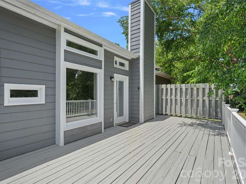 19226 Brookgreen Garden Place, Cornelius, NC 28031.  MLS# CAR4396635, YatesRealty ID 35133. 