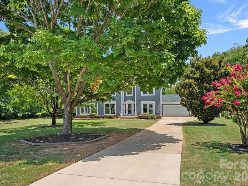 19226 Brookgreen Garden Place, Cornelius, NC 28031.  MLS# CAR4396635, YatesRealty ID 35133. 