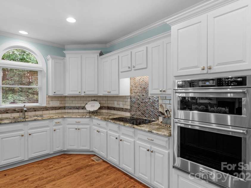7300 Stonehaven Drive, Waxhaw, NC 28173.  MLS# CAR4281418, YatesRealty ID 35134. 