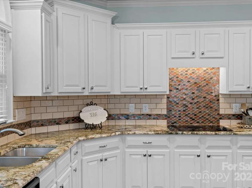 7300 Stonehaven Drive, Waxhaw, NC 28173.  MLS# CAR4281418, YatesRealty ID 35134. 