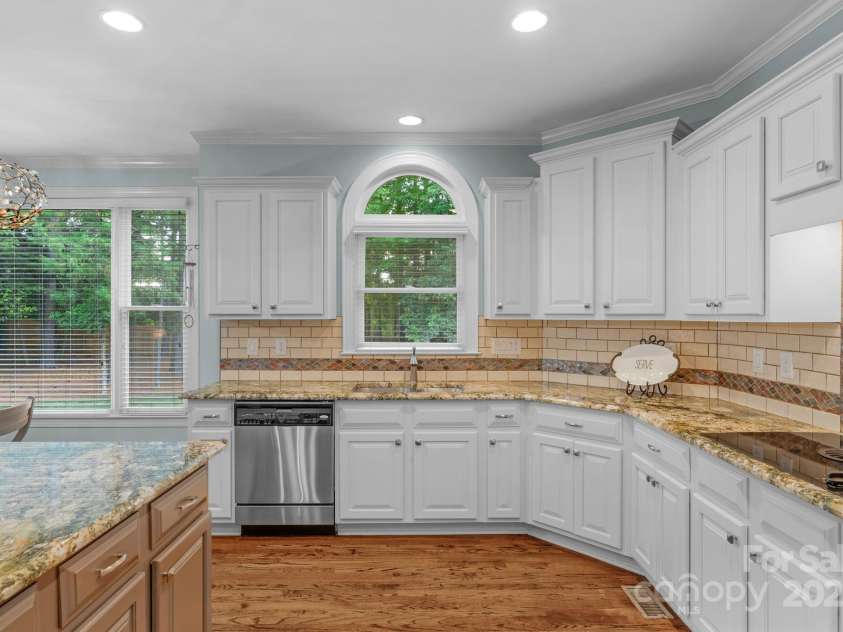 7300 Stonehaven Drive, Waxhaw, NC 28173.  MLS# CAR4281418, YatesRealty ID 35134. 