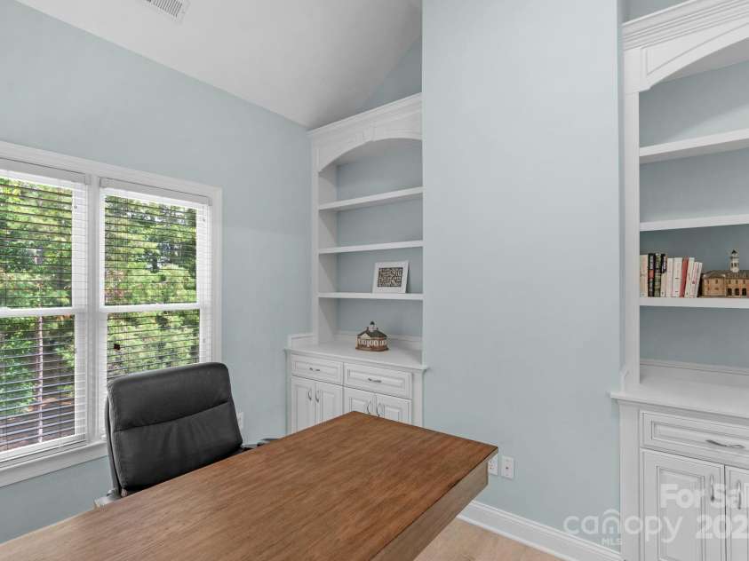 7300 Stonehaven Drive, Waxhaw, NC 28173.  MLS# CAR4281418, YatesRealty ID 35134. 
