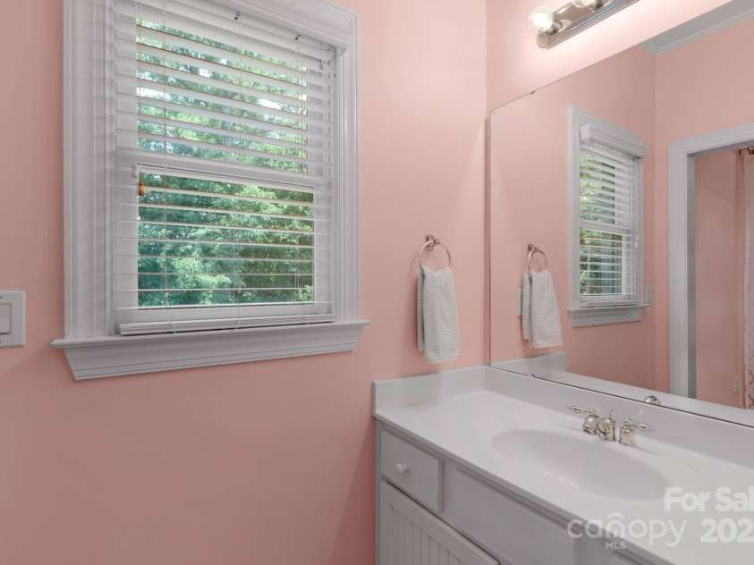 7300 Stonehaven Drive, Waxhaw, NC 28173.  MLS# CAR4281418, YatesRealty ID 35134. 