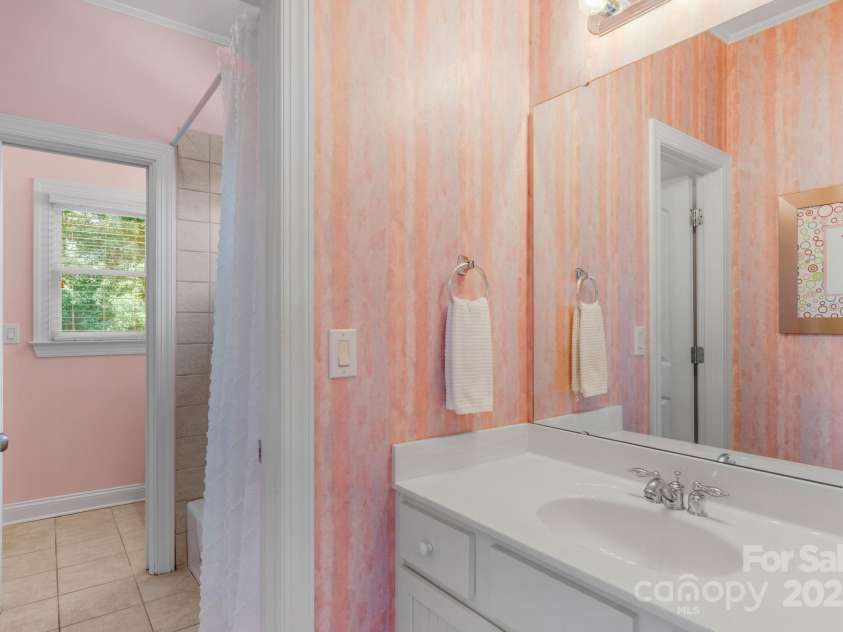 7300 Stonehaven Drive, Waxhaw, NC 28173.  MLS# CAR4281418, YatesRealty ID 35134. 