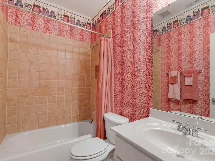 7300 Stonehaven Drive, Waxhaw, NC 28173.  MLS# CAR4281418, YatesRealty ID 35134. 