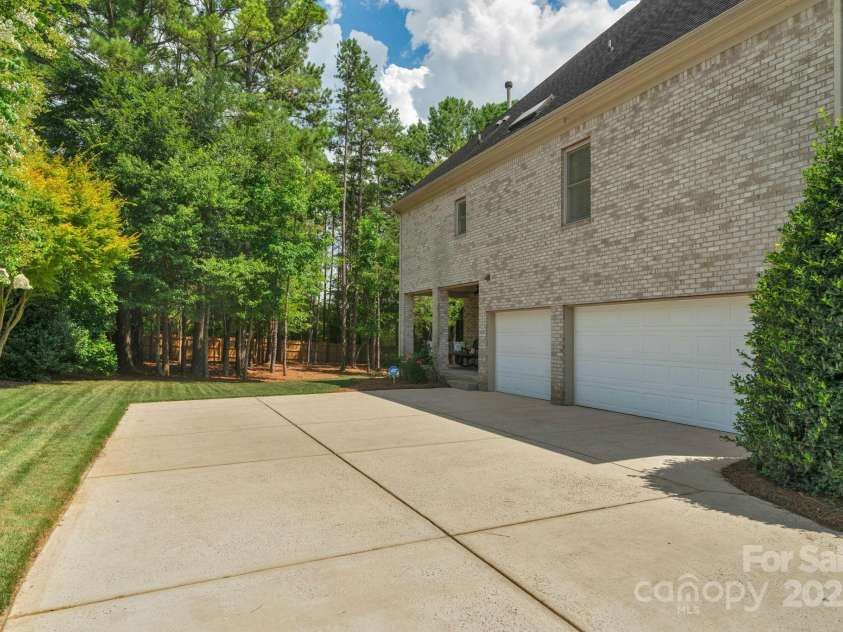7300 Stonehaven Drive, Waxhaw, NC 28173.  MLS# CAR4281418, YatesRealty ID 35134. 