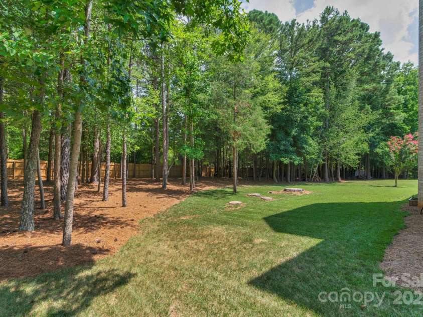 7300 Stonehaven Drive, Waxhaw, NC 28173.  MLS# CAR4281418, YatesRealty ID 35134. 