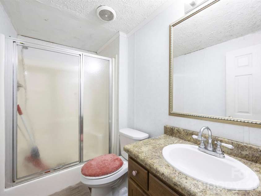 124 Lee Street, Richfield, NC 28137.  MLS# CAR4399770, YatesRealty ID 35135. Secondary Bathroom