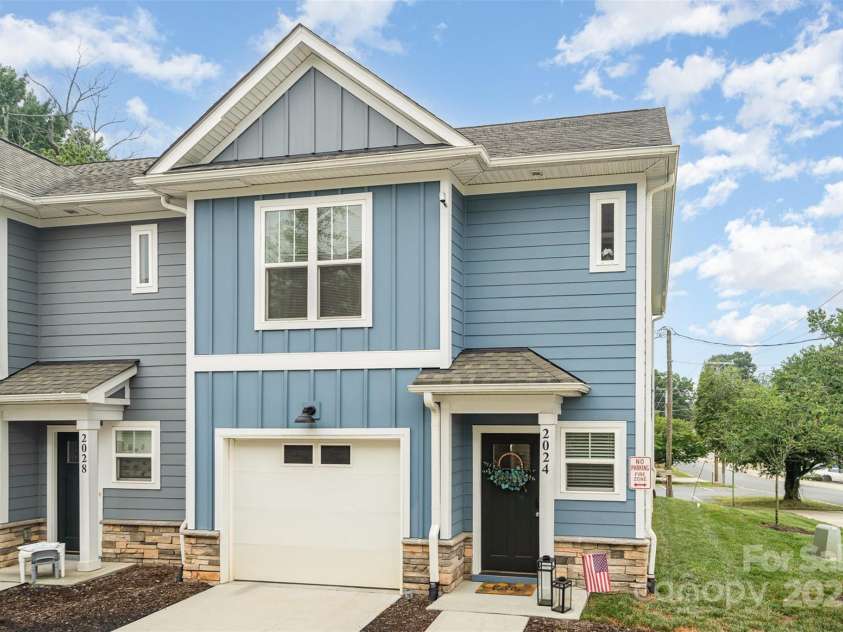 2024 Summey Avenue, Charlotte, NC 28205.  MLS# CAR4284719, YatesRealty ID 35135. 