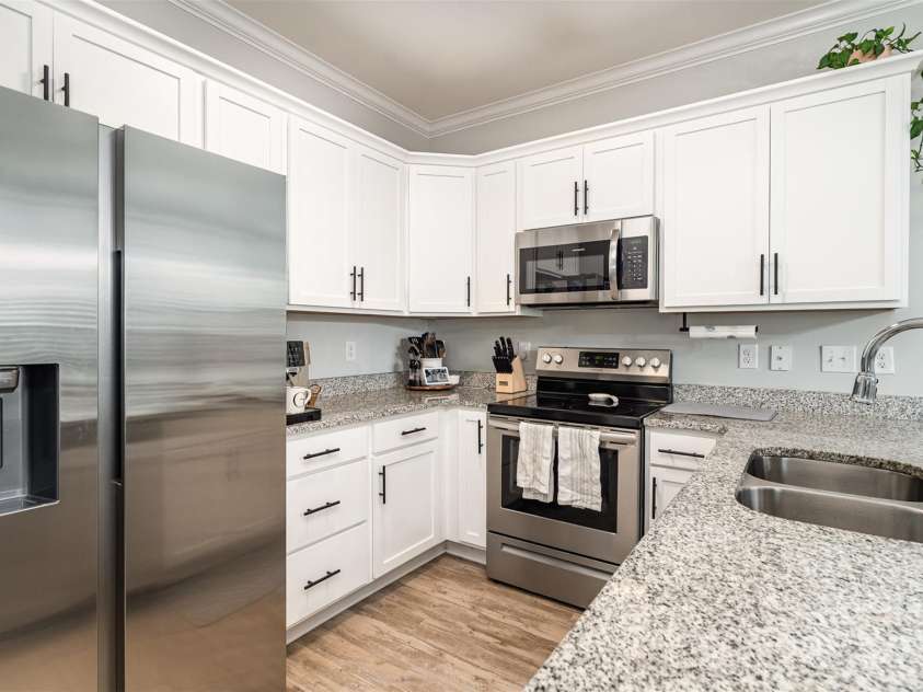 2024 Summey Avenue, Charlotte, NC 28205.  MLS# CAR4284719, YatesRealty ID 35135. Kitchen