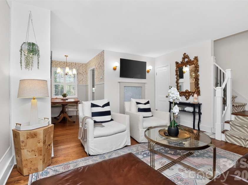 219 Wakefield Drive, Charlotte, NC 28209.  MLS# CAR4396863, YatesRealty ID 35136. 