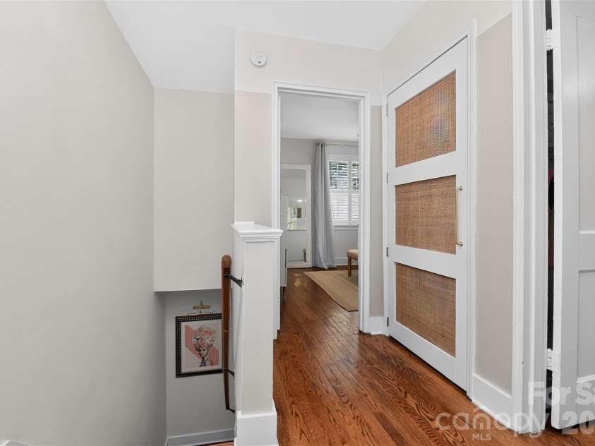 219 Wakefield Drive, Charlotte, NC 28209.  MLS# CAR4396863, YatesRealty ID 35136. 