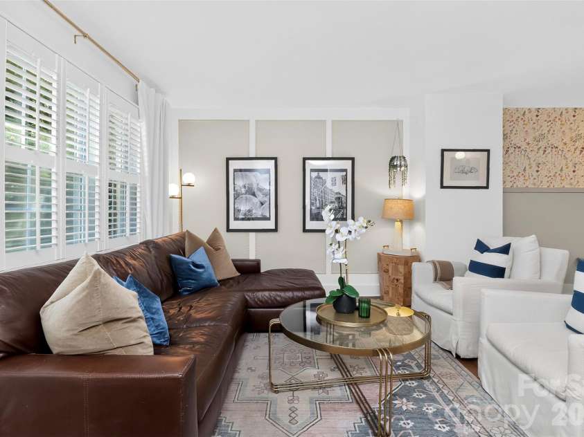 219 Wakefield Drive, Charlotte, NC 28209.  MLS# CAR4396863, YatesRealty ID 35136. Living room