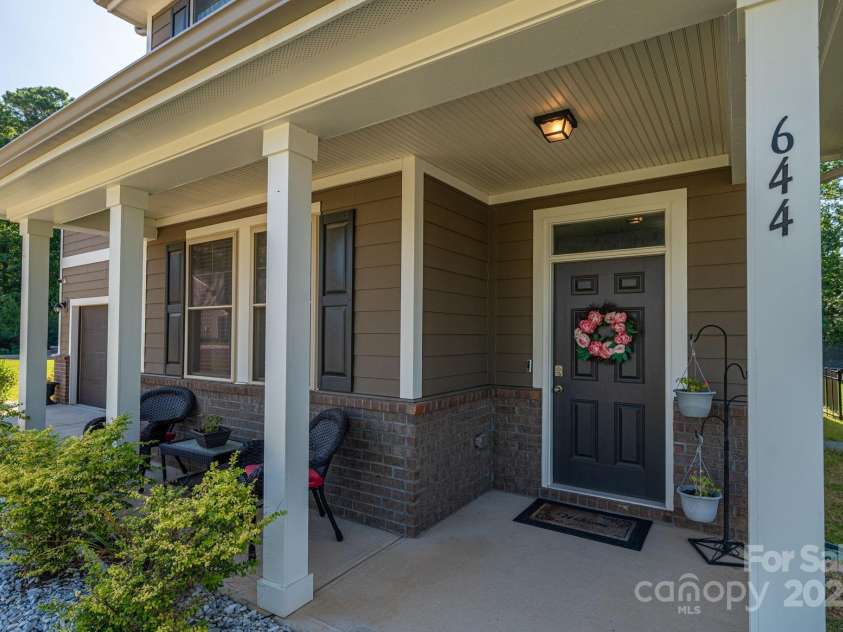 644 Heron View Drive, York, SC 29745.  MLS# CAR4286952, YatesRealty ID 35136. 