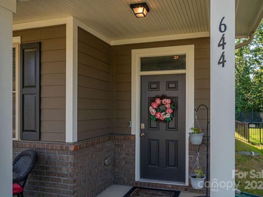 644 Heron View Drive, York, SC 29745.  MLS# CAR4286952, YatesRealty ID 35136. 