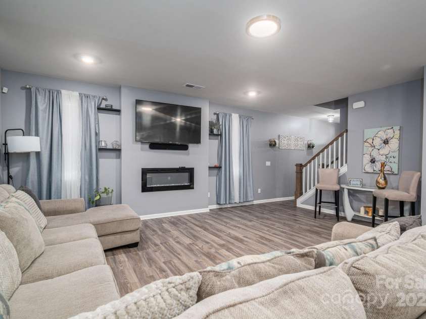 644 Heron View Drive, York, SC 29745.  MLS# CAR4286952, YatesRealty ID 35136. 