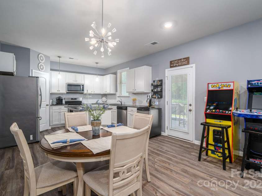 644 Heron View Drive, York, SC 29745.  MLS# CAR4286952, YatesRealty ID 35136. 