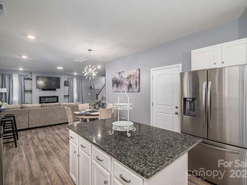 644 Heron View Drive, York, SC 29745.  MLS# CAR4286952, YatesRealty ID 35136. 