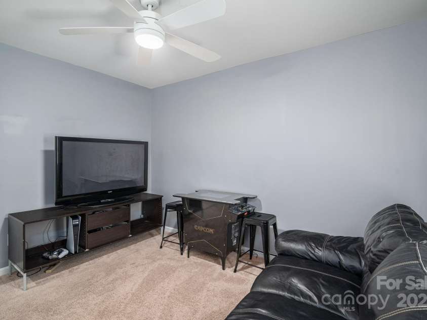 644 Heron View Drive, York, SC 29745.  MLS# CAR4286952, YatesRealty ID 35136. 