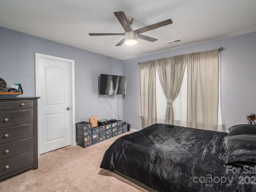 644 Heron View Drive, York, SC 29745.  MLS# CAR4286952, YatesRealty ID 35136. 