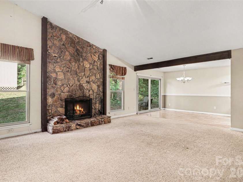 243 Vista Grande Circle, Charlotte, NC 28226.  MLS# CAR4400259, YatesRealty ID 35137. 