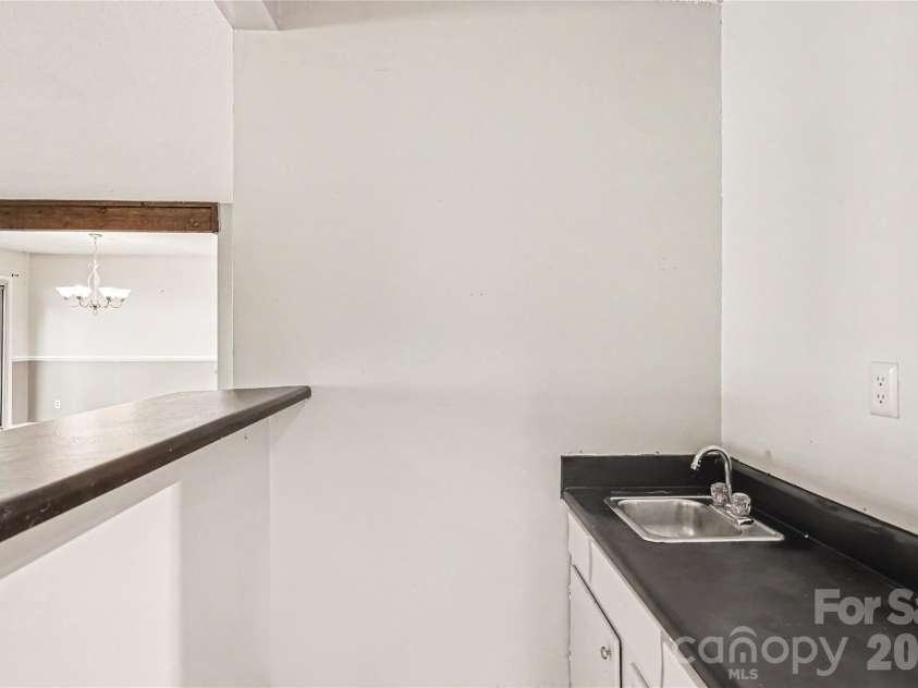 243 Vista Grande Circle, Charlotte, NC 28226.  MLS# CAR4400259, YatesRealty ID 35137. 